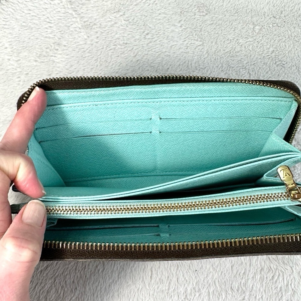 🩵Louis Vuitton Illustre Ltd Edition Zippy Wallet - Picture 8 of 14